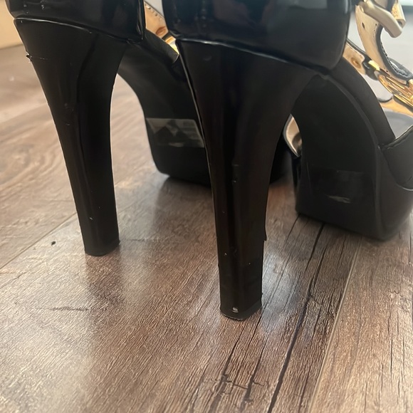 Michael Kors Chic Heels - Picture 6 of 9